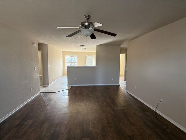 304 E Laurel Avenue, Rogers, AR 72758