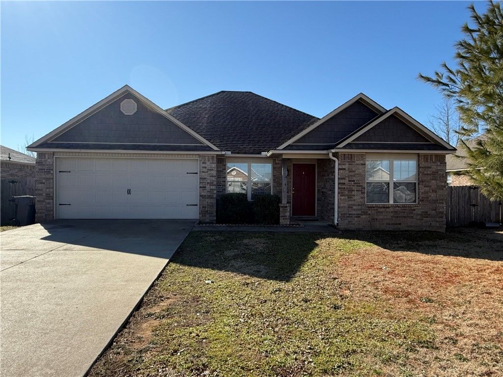 304 E Laurel Avenue, Rogers, AR 72758