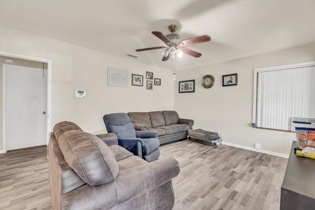974 Acacia Ave, Sacramento, CA 95815