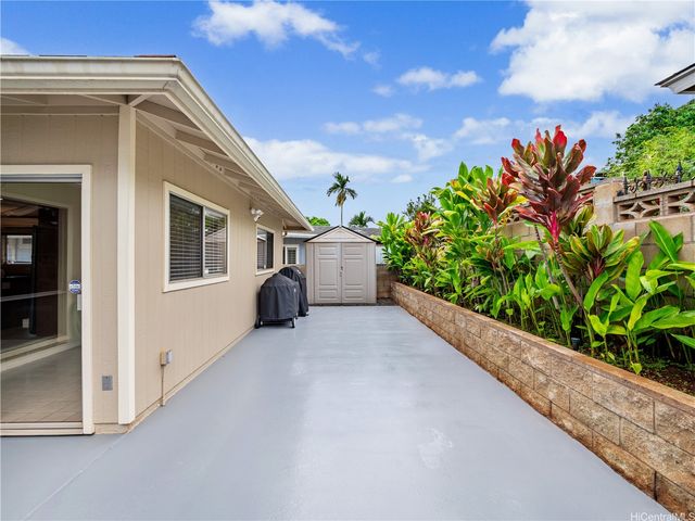 94-762 Kaaholo Street, Waipahu, HI 96797