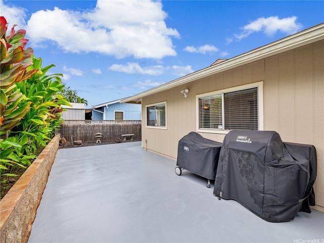 94-762 Kaaholo Street, Waipahu, HI 96797