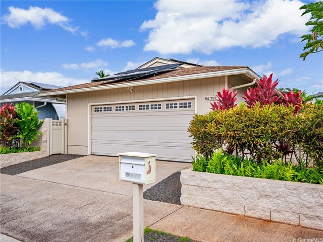 94-762 Kaaholo Street, Waipahu, HI 96797