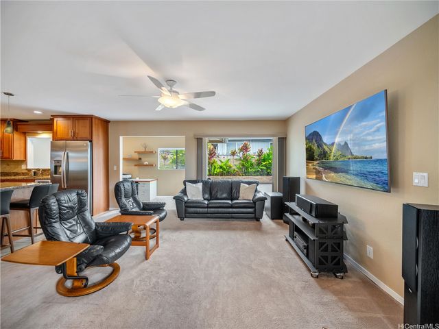 94-762 Kaaholo Street, Waipahu, HI 96797