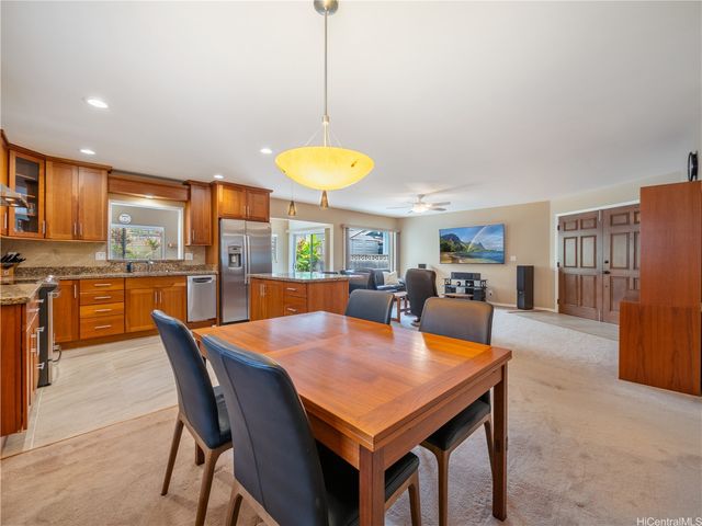 94-762 Kaaholo Street, Waipahu, HI 96797