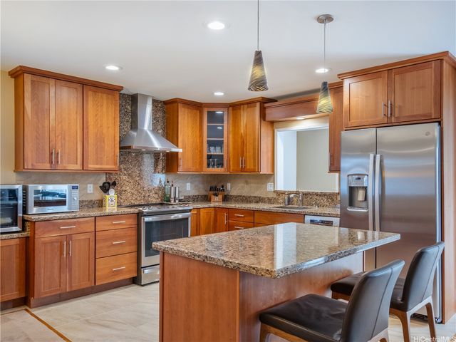 94-762 Kaaholo Street, Waipahu, HI 96797