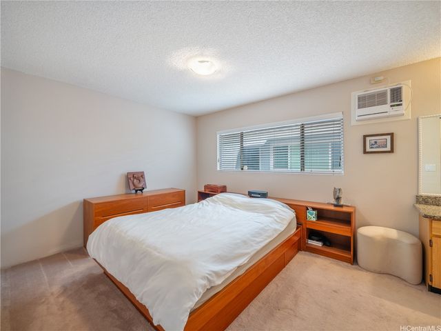 94-762 Kaaholo Street, Waipahu, HI 96797