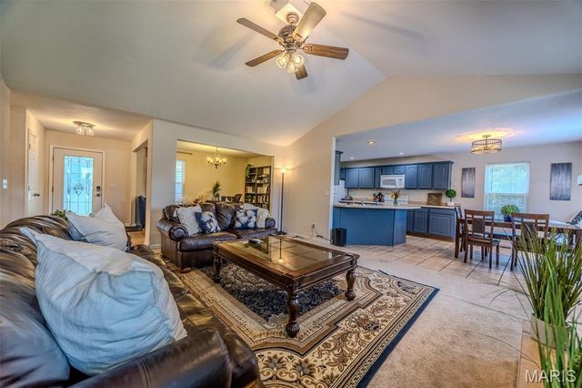 19958 Ladera Road, Waynesville, MO 65583