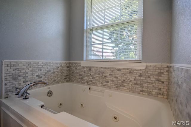 19958 Ladera Road, Waynesville, MO 65583