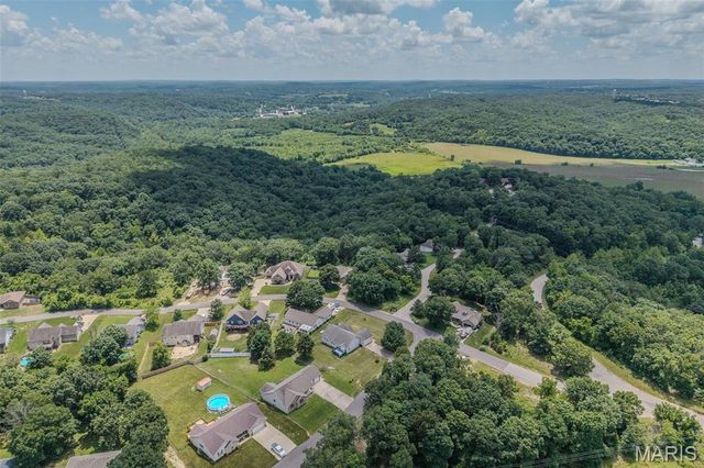 19958 Ladera Road, Waynesville, MO 65583