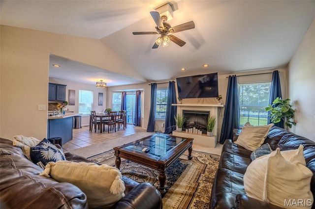 19958 Ladera Road, Waynesville, MO 65583