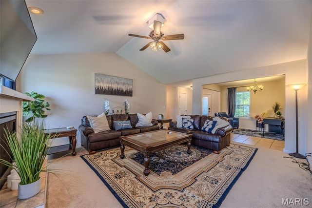 19958 Ladera Road, Waynesville, MO 65583