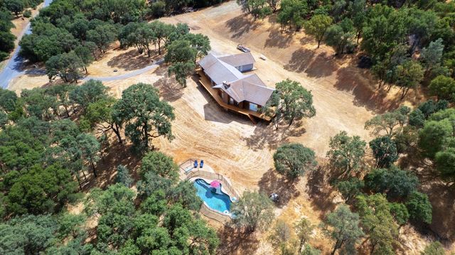 3951 Safari Trl, Pilot Hill, CA 95664