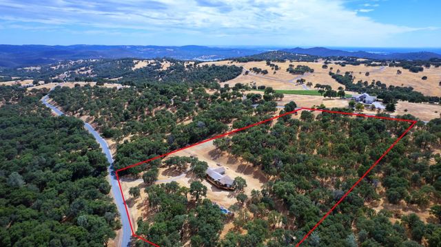 3951 Safari Trl, Pilot Hill, CA 95664
