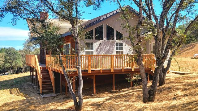 3951 Safari Trl, Pilot Hill, CA 95664