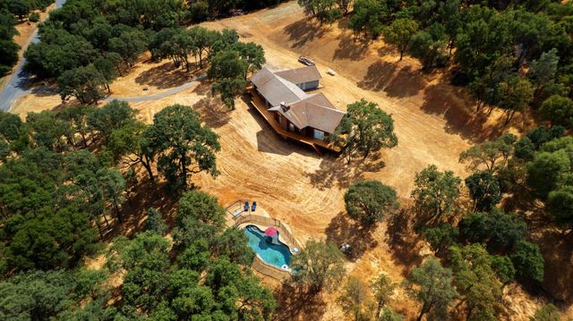 3951 Safari Trl, Pilot Hill, CA 95664