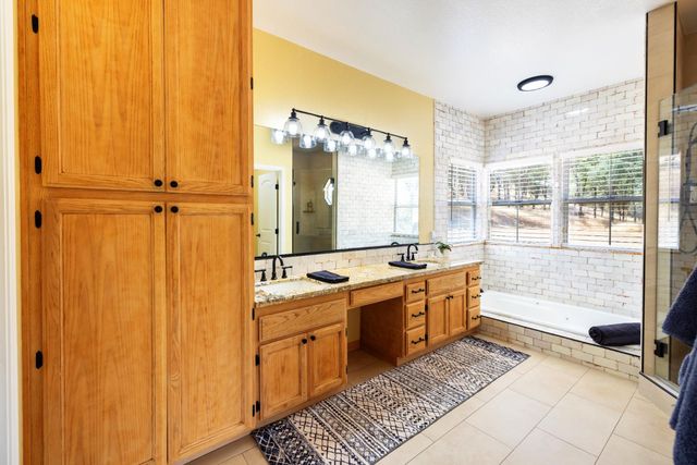 3951 Safari Trl, Pilot Hill, CA 95664
