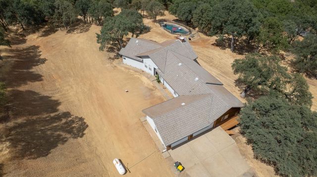 3951 Safari Trl, Pilot Hill, CA 95664