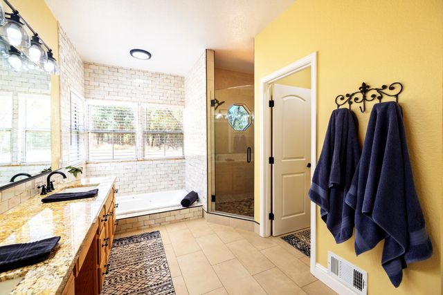3951 Safari Trl, Pilot Hill, CA 95664