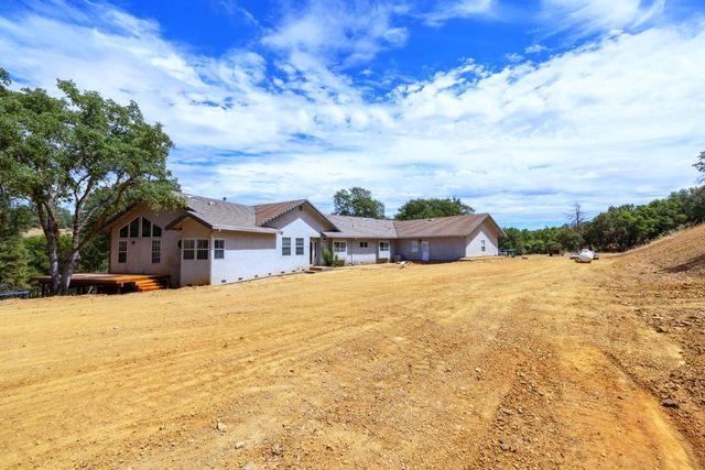 3951 Safari Trl, Pilot Hill, CA 95664