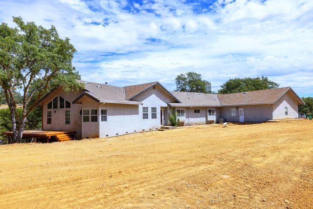 3951 Safari Trl, Pilot Hill, CA 95664