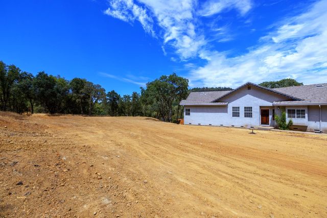 3951 Safari Trl, Pilot Hill, CA 95664