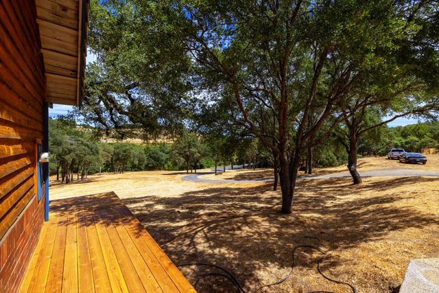 3951 Safari Trl, Pilot Hill, CA 95664