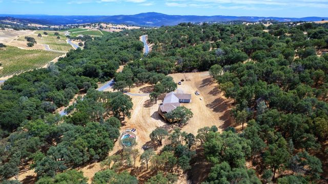 3951 Safari Trl, Pilot Hill, CA 95664
