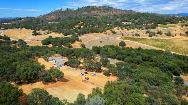 3951 Safari Trl, Pilot Hill, CA 95664