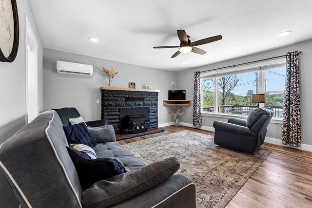 61 Rolla Hill Road, Galena, MO 65656