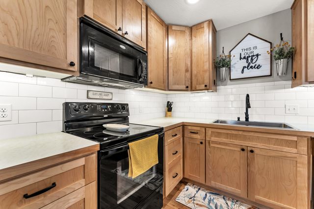 61 Rolla Hill Road, Galena, MO 65656