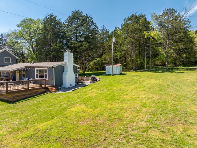 61 Rolla Hill Road, Galena, MO 65656