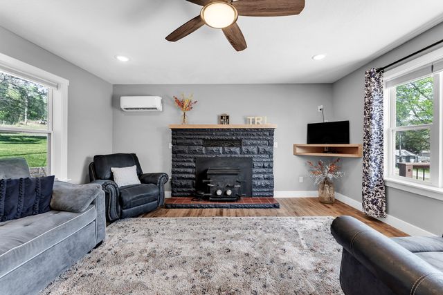 61 Rolla Hill Road, Galena, MO 65656