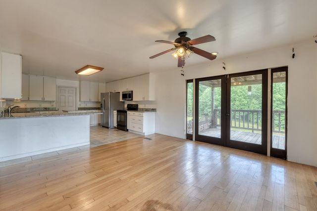 89 Simmons Ridge, Mineral Bluff, GA 30559