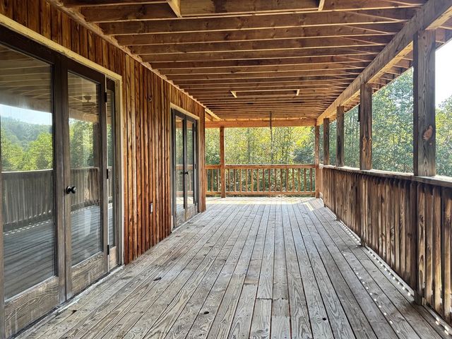 89 Simmons Ridge, Mineral Bluff, GA 30559