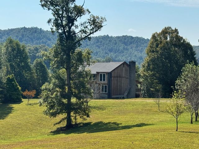 89 Simmons Ridge, Mineral Bluff, GA 30559