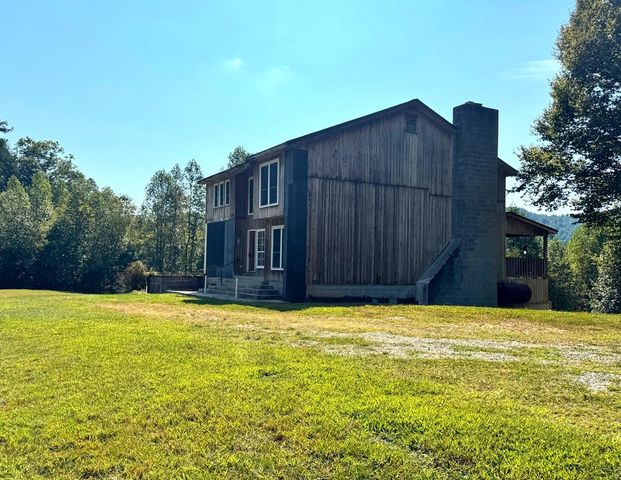 89 Simmons Ridge, Mineral Bluff, GA 30559