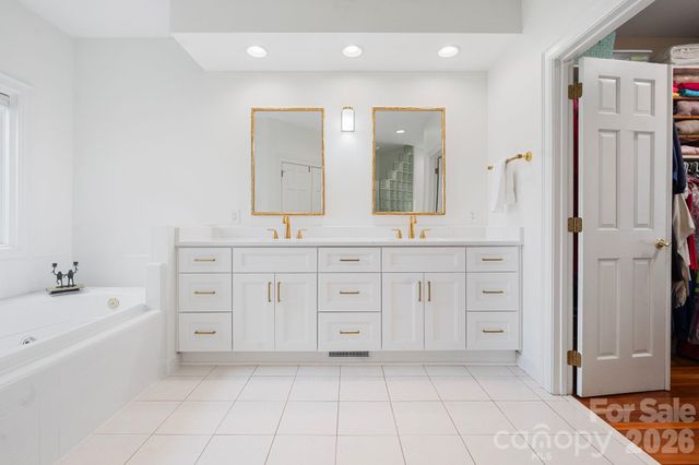 141 Grand Bay Drive, Mooresville, NC 28117