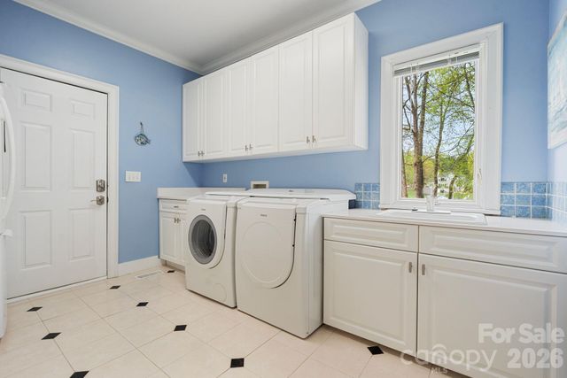 141 Grand Bay Drive, Mooresville, NC 28117