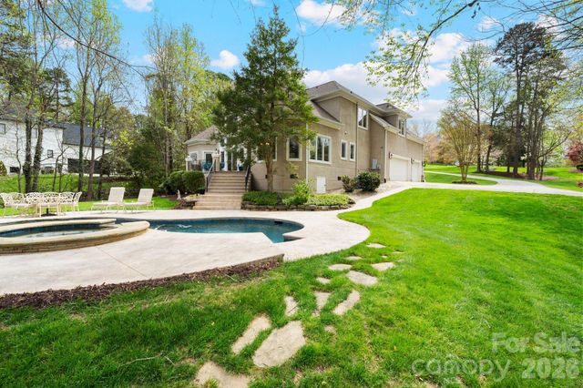 141 Grand Bay Drive, Mooresville, NC 28117