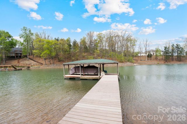 141 Grand Bay Drive, Mooresville, NC 28117
