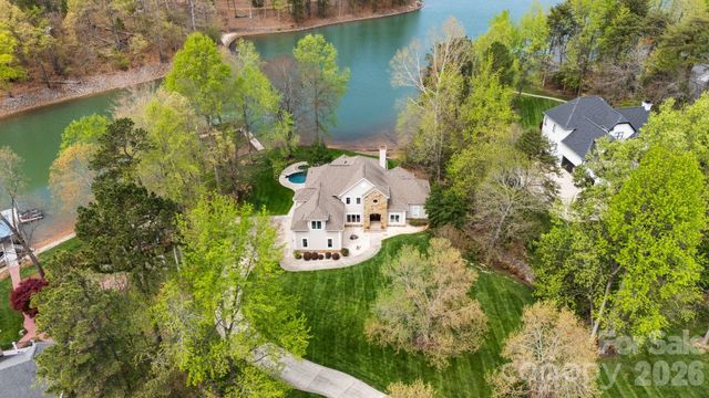 141 Grand Bay Drive, Mooresville, NC 28117