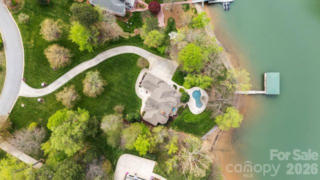 141 Grand Bay Drive, Mooresville, NC 28117