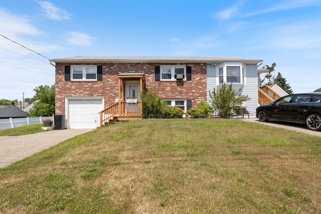 8 Chesley Avenue, Somersworth, NH 03878