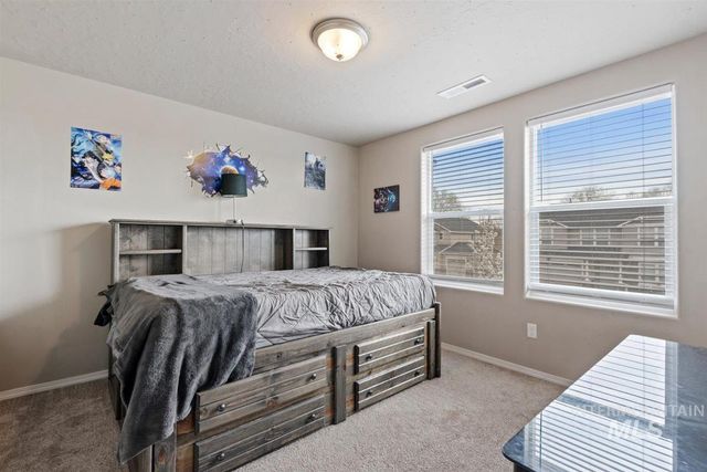 29 N Mingus Ave, Nampa, ID 83651