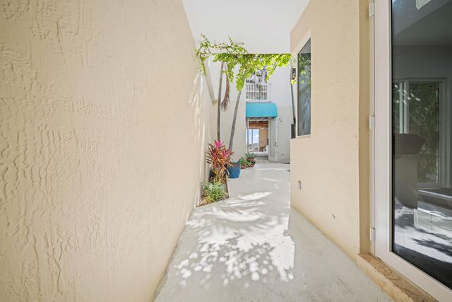 2115 S Ocean Boulevard 12, Delray Beach, FL 33483