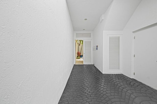 2115 S Ocean Boulevard 12, Delray Beach, FL 33483