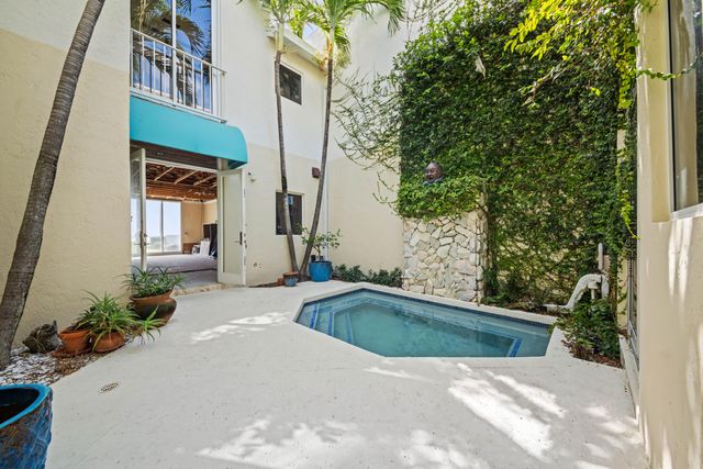 2115 S Ocean Boulevard 12, Delray Beach, FL 33483