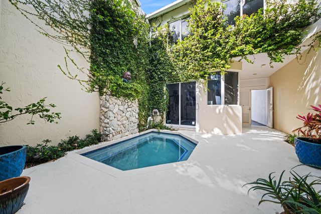 2115 S Ocean Boulevard 12, Delray Beach, FL 33483
