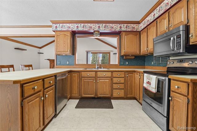 6083 Chatham Court, Grand Blanc, MI 48439