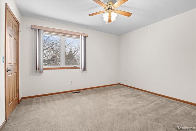 6083 Chatham Court, Grand Blanc, MI 48439